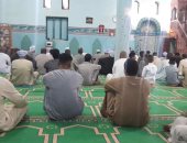 آلاف المصلين يؤدون صلاة عيد الأضحى بالمساجد والساحات بأسوان.. فيديو وصور