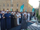 الآلاف يؤدون صلاة عيد الأضحى المبارك بمسجد الإمام الحسين.. صور