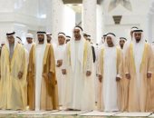 رئيس الإمارات يؤدى صلاة عيد الأضحى بمسجد الشيخ زايد فى أبوظبى