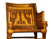 شاهد كرسى نادر لإحدى أميرات الدولة المصرية القديمة سات آمون .. هل تعرفها