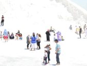 إقبال المواطنين على جبال الملح وشاطئ بورفؤاد خلال ثانى أيام عيد الأضحى