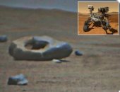 مسبار ناسا يرصد صخرة غريبة على شكل "donut" على سطح المريخ والعلماء يكشفون حقيقتها