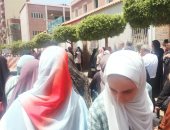 تباين آراء طلاب الثانوية العامة بالشرقية حول امتحانات التاريخ والفيزياء.. صور