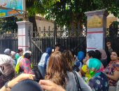 طلاب بالثانوية عن امتحان الفيزياء: فى مستوى الطالب المتوسط وأحسن من الكيمياء.. فيديو وصور