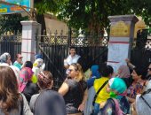 الثانوية العامة أدبى.. طلاب مدرسة قصر الدوبارة يشكون من صعوبة التاريخ.. فيديو