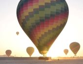 سماء الأقصر تشهد تحليق 25 رحلة بالون طائر تقل على متنها 600 سائح 