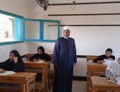 مدير منطقة الإسماعيلية الأزهرية يتفقد امتحانات الثانوية بــ(لجنة فتيات فايد) 