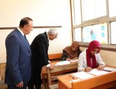 وزير التعليم يطمئن على أعمال التصحيح لامتحانات الثانوية العامة بكنترول الإسكندرية