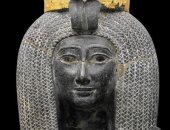 روعة النحت عند المصرى القديم.. شاهد تمثال لـ"إيزيس" فى متحف التحرير