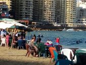 رفع الراية الحمراء على جميع شواطئ الإسكندرية.. "السياحة والمصايف" تصدر 10 تحذيرات للمصطافين أبرزها ارتداء "اللايف جاكيت" وعدم ركوب البدالات واستخدام العوامات.. وتؤكد: تم زيادة عدد المنقذين على الشواطئ.. صور