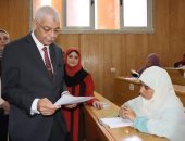رئيس جامعة المنوفية يتفقد لجان الدراسات العليا بكلية التربية