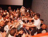 فيلم تاج يحطم الأرقام القياسية فى شباك تذاكر لبنان وزيارة مفاجئة لتامر حسنى لدور العرض