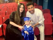 تريزيجيه يحتفل بتخرج ابنه من مرحلة الحضانة