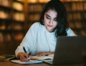 نصائح لطلاب الثانوية العامة للتركيز أثناء مراجعة ليلة الامتحانات.. ما تقلقش