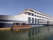 شركة المقاولون العرب تنجح فى رفع فندق عائم عملاق ببحيرة ناصر