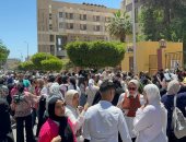 طالبات بورسعيد يودعن ماراثون امتحانات الثانوية العامة بالزغاريد.. صور وفيديو