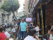 توافد جماهير الإسكندرية على المقاهى لمشاهدة مباراة الأهلى والزمالك.. صور