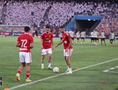 شاهد إحماء لاعبى الأهلي والزمالك وطاقم التحكيم قبل مباراة القمة