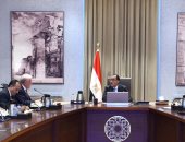 رئيس الوزراء يتابع مع محافظ جنوب سيناء الموقف التنفيذى لعدد من المشروعات 