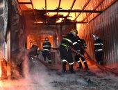 الكويت: فرق الإطفاء تسيطر على حريق هائل بالمنطقة الصناعية
