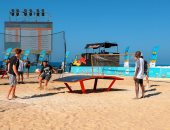 العلمين الجديدة.. نجوم العالم يشاركون في رياضة الكيك بول على شواطئ المدينة الساحرة