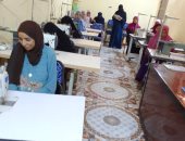 العمل: تدريب فتيات الوادى الجديد على التفصيل والخياطة ضمن مبادرة حياة كريمة