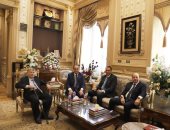 رئيس مجلس القضاء الأعلى يستقبل وزير المجالس النيابية ومساعد أول وزير العدل 
