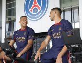 مبابي يشارك فى تدريبات باريس سان جيرمان ويظهر مع حكيمي.. صور