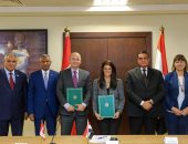 وزيرة التعاون الدولى توقع اتفاقية منحة مع السفير الكندى بقيمة 10ملايين دولار كندى