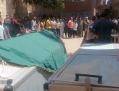 أهالى الشرقية يشيعون جثامين 5 من أسرة واحدة ضحايا عقار حدائق القبة