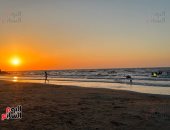 سحر الطبيعة فى لحظات غروب الشمس على شاطئ بورسعيد