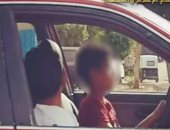 الداخلية تكشف كواليس قيادة طفل لسيارة بالسلام.. فيديو  