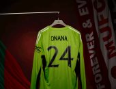 أندريه أونانا يرتدى قميص رقم 24 مع مانشستر يونايتد