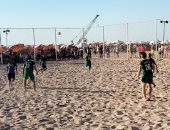 شاطئ إسحاق حلمى بالإسكندرية يشهد مباراة نهائى بطولة كرة الشاطئ