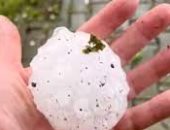 حرارة عالية وتساقط ثلوج.. تغير المناخ يثير الفوضى والقلق فى أوروبا.. إصابة 110 أشخاص فى إيطاليا بعد سقوط كرات ثلجية مع حرارة تتجاوز الـ42.. وبحر شديد السخونة بإسبانيا.. والرياح تعوق السيطرة على حرائق اليونان