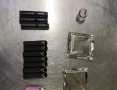 جمارك مطار القاهرة تضبط راكبا بحوزته شيكولاتة وسجائر تحتوي على الماريجوانا