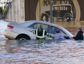 غرق سيارات وفقدان مواطنين.. آثار مدمرة لفيضان كندا 