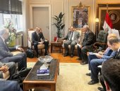 وزير التجارة ونائب وزير الصناعة البيلاروسى يبحثان إمكانيات التصنيع المشترك 