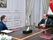 الرئيس السيسى يجتمع بوزير الداخلية محمود توفيق 