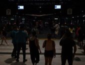 التغيرات المناخية تُجبر دولا مختلفة حول العالم على ترشيد الكهرباء.. بريطانيا تبدأ الترشيد لعدة ساعات يوميًا.. آلاف السكان والسياح بدون كهرباء بجزيرة صقلية.. وتوجيهات بتقنين استخدام الكهرباء بسبب الحر باليونان