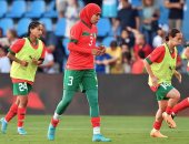 نهيلة بنزينة أول لاعبة كرة قدم تشارك بالحجاب فى كأس العالم للسيدات