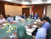 محافظ سوهاج يعقد اجتماعا لمناقشة موقف عدد من المشروعات بمركز المنشاة