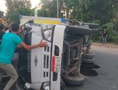 إصابة شخص نتيجة انقلاب سيارة على طريق الإسماعيلية - بورسعيد