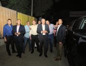 محافظ الجيزة يوجه بإطفاء اللوحات الإعلانية على الطرق ولوحات المحلات المبهرة