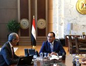 رئيس الوزراء يتابع مع وزير الاتصالات عددا من المشروعات وملفات العمل   