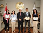 وزير التعليم يكرم الطلاب الأوائل بمدارس النيل المصرية الدولية للمرحلة الثانوية