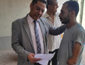 وكيل وزارة العمل بالدقهلية يوجه بتوفير فرصة عمل لشاب من ذوى الهمم بالقطاع الخاص