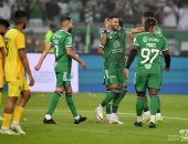 محرز وفيرمينو يقودان تشكيل الأهلي ضد الفتح في الدوري السعودي