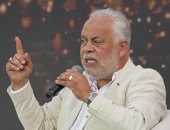 أشرف زكى لـ الفخرانى: أتمنى تصوير عمل درامى فى العلمين والأخير يرد: يا ريت