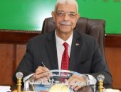 رئيس جامعة المنوفية يناقش خطة الجامعة والكليات فى البحث العلمى والدراسات العليا